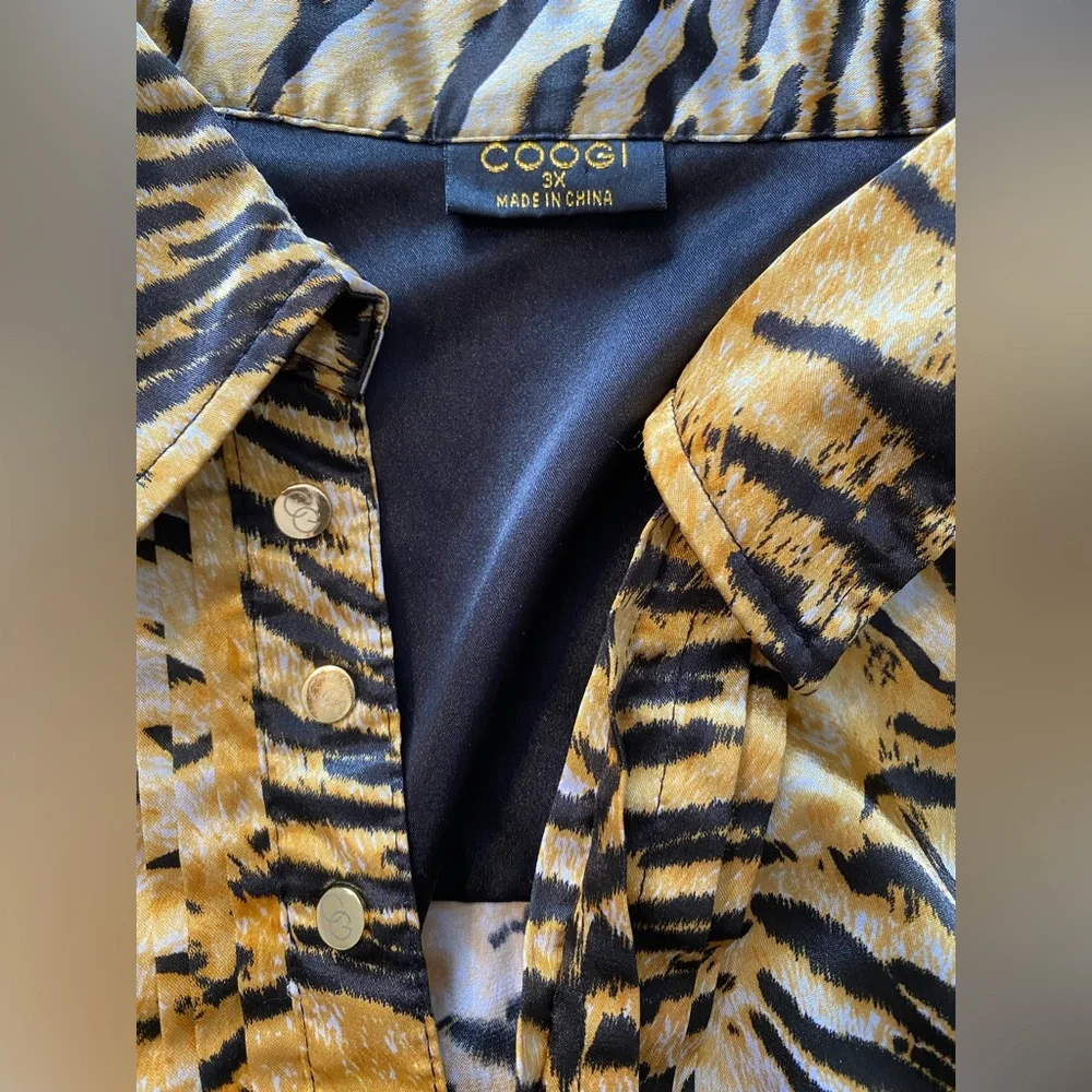 Coogi Tiger Print  Puff Sleeve Tunic Top 3x | Snap Buttons | has belt loops - Picture 4 of 10